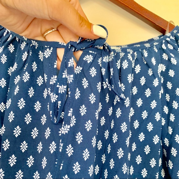 Navy Floral Pattern Work Blouse Top Size M NWT - Picture 4 of 6